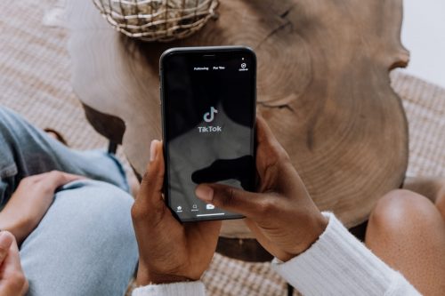 Utiliser TikTok dans sa stratégie de communication : quels sont les avantages et comment s’y prendre ? 8 tiktok