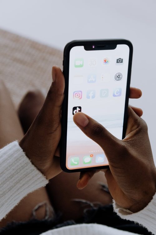 Utiliser TikTok dans sa stratégie de communication : quels sont les avantages et comment s’y prendre ? 12 Utiliser TikTok dans sa stratégie de communication : quels sont les avantages et comment s’y prendre ? 7