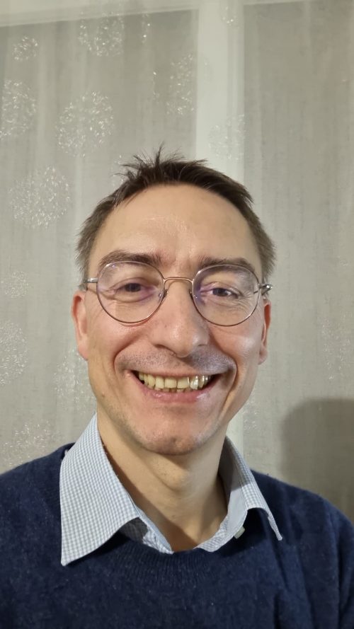 Utilisez l'IA pour retoucher vos photos et ajouter un sourire ! 3 Utilisez l'IA pour retoucher vos photos et ajouter un sourire ! 3