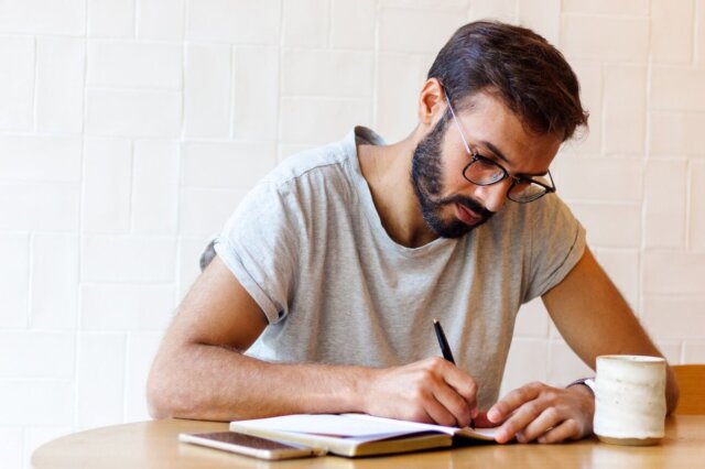 Comment devenir Copywriter ? Quelle est la meilleure formation en copywriting ? - Sélim Niederhoffer 3 Comment devenir Copywriter ? Quelle est la meilleure formation en copywriting ? - Sélim Niederhoffer 3